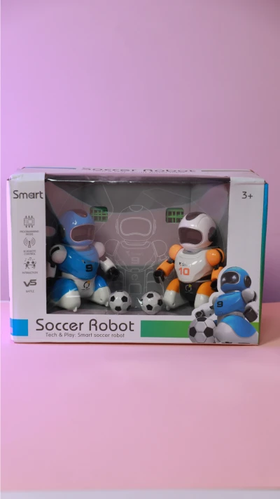 ربات فوتبالیست