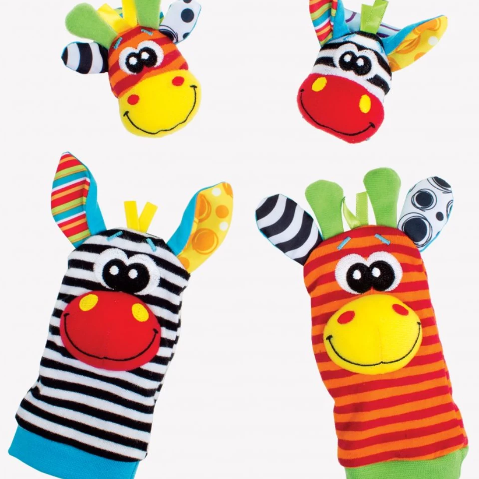 ست دستبند و جوراب نوزادی