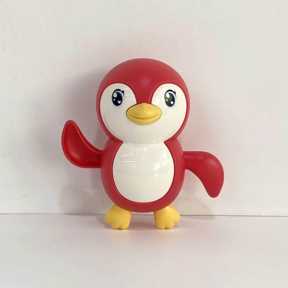 پنگوئن شاد شناور