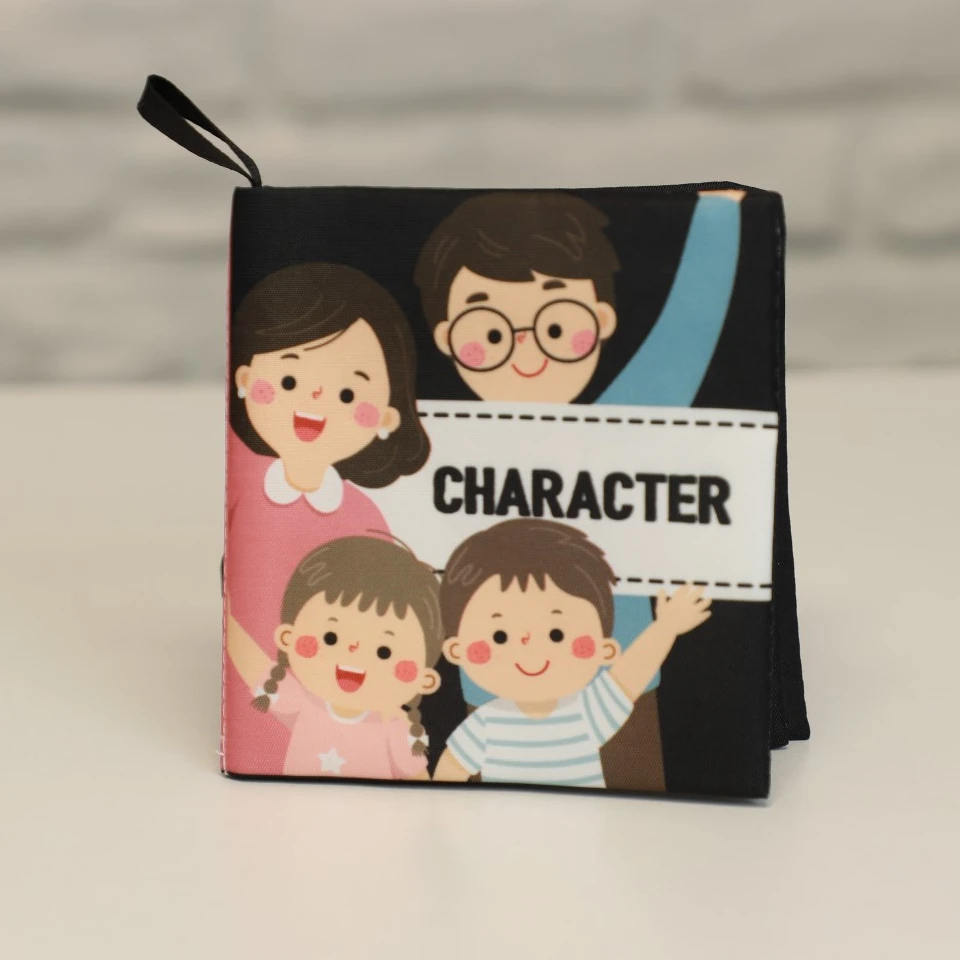 کتاب سیاه و سفید رنگی خانواده