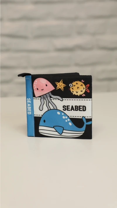 کتاب سیاه و سفید رنگی دریا