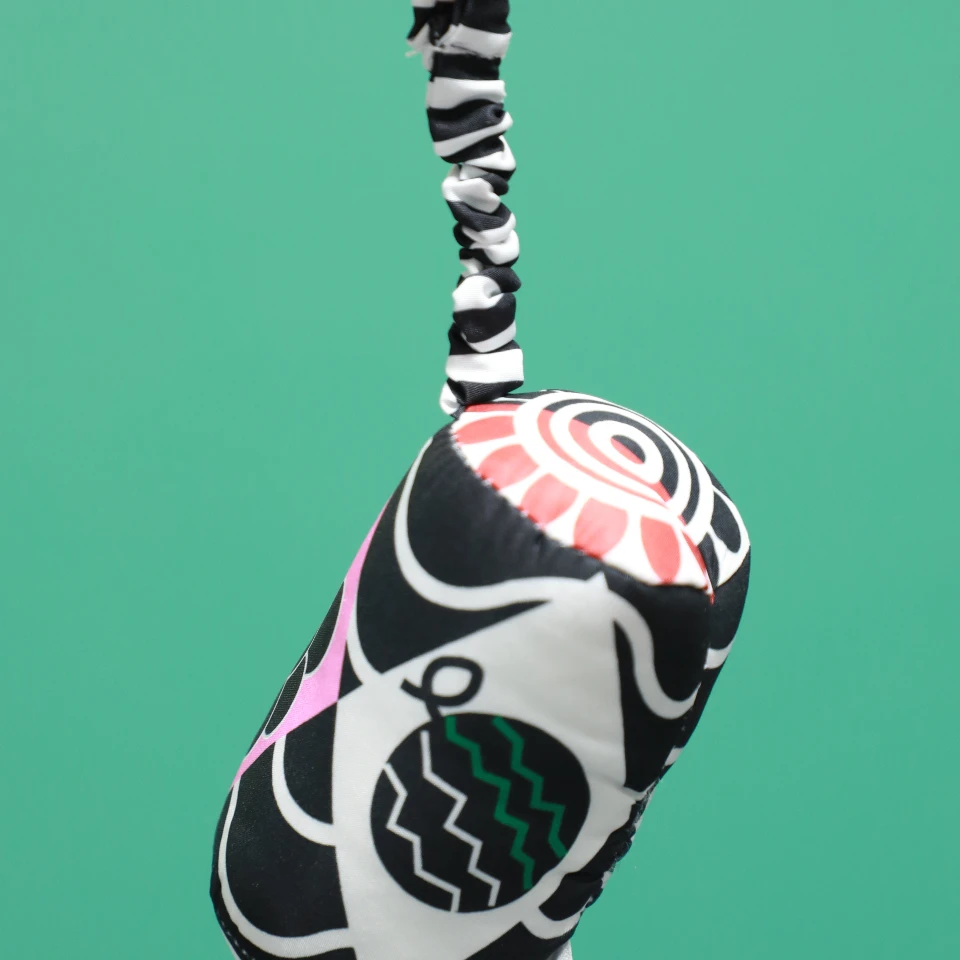 آویز سیاه و سفید استوانه